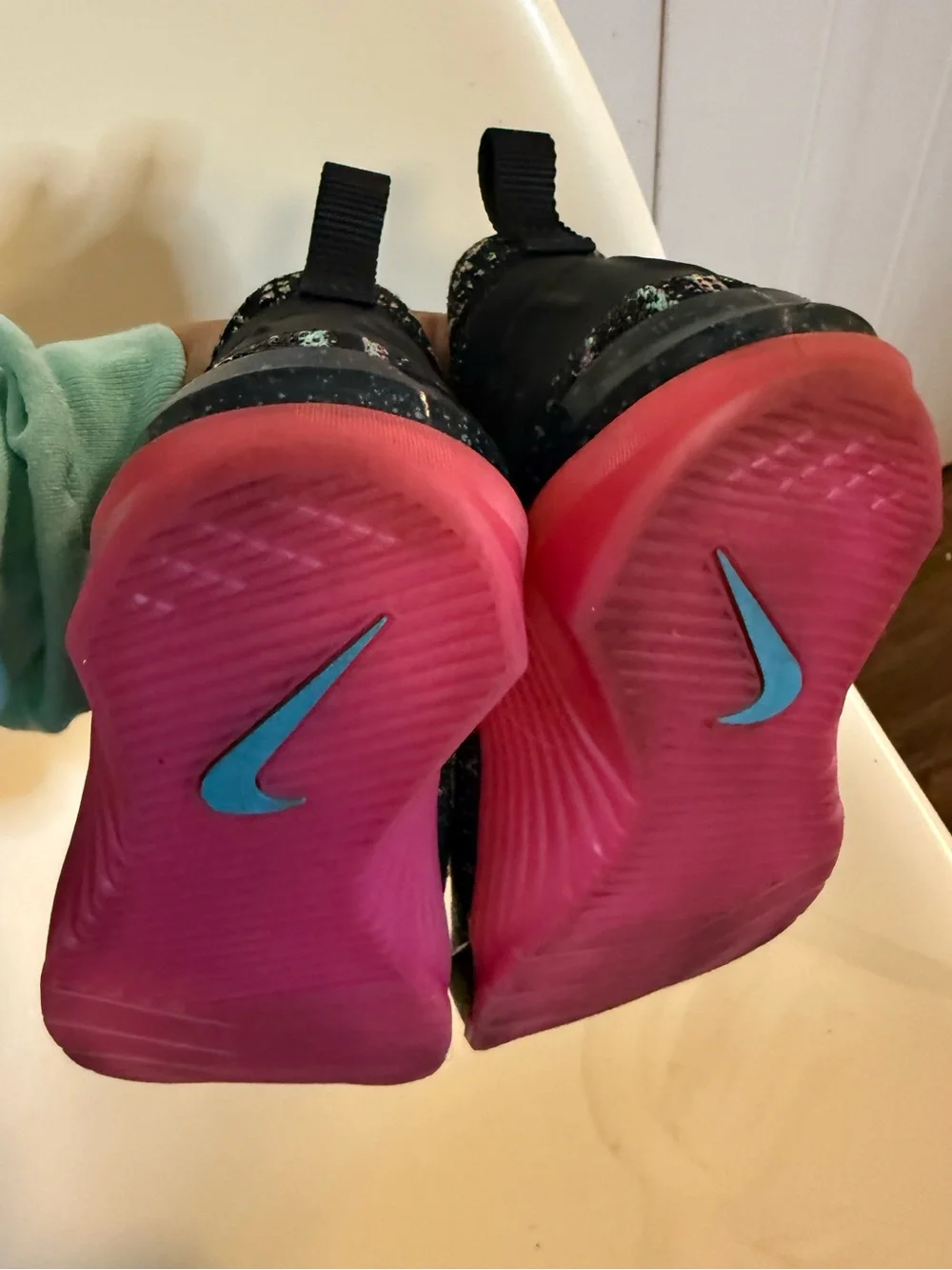 Nike Metcon AMP Black Fire Pink Women’s size 6